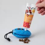 Играчка за куче интерактивна ръгби топка за лакомства 11 см 
